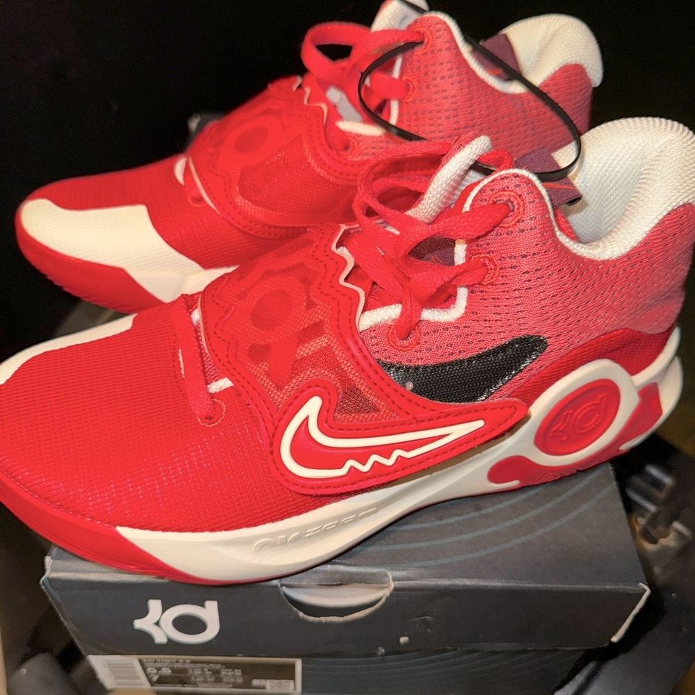 Nike KD Trey 5X. Boys 5.5